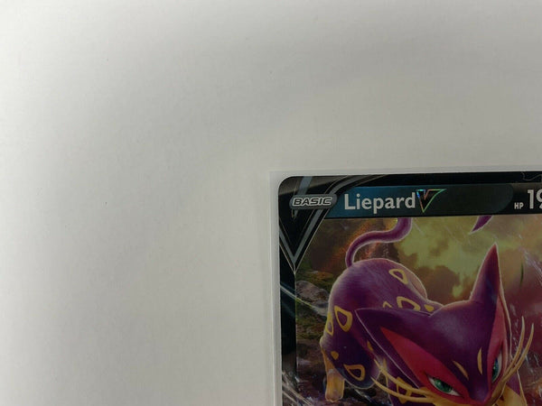 Liepard V 104/198 Chilling Reign NM Full Art Ultra Rare Pokemon Card