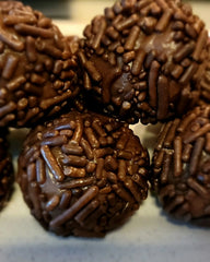 Brigadeiro e Beijinho - Brazilian Treats - Awesome Deals Deluxe