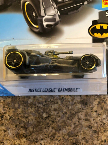 2018 HOT WHEELS BATMAN SERIES JUSTICE LEAGUE BATMOBILE 5/5 - Awesome Deals Deluxe