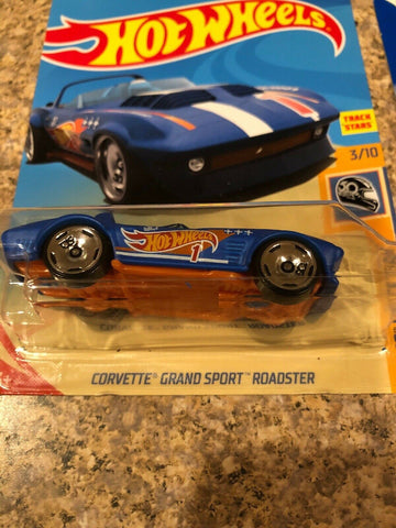 HOT WHEELS Lot of 2 NIB MODELS! Corvette GrandSport Roadster + Callaway C7 - Awesome Deals Deluxe