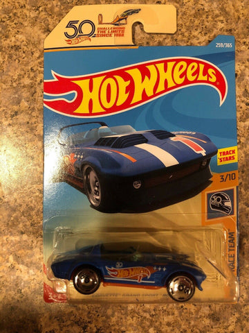 HOT WHEELS Lot of 2 NIB MODELS! Corvette GrandSport Roadster + Callaway C7 - Awesome Deals Deluxe